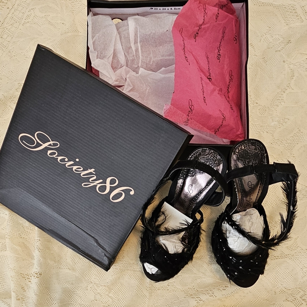 NWT Societry 86 Black Feather Rhinestone High Heels Platform Size 7